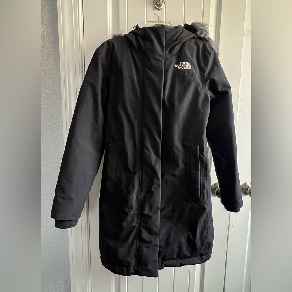 The North Face Women’s Parka Black - Picture 4 of 16